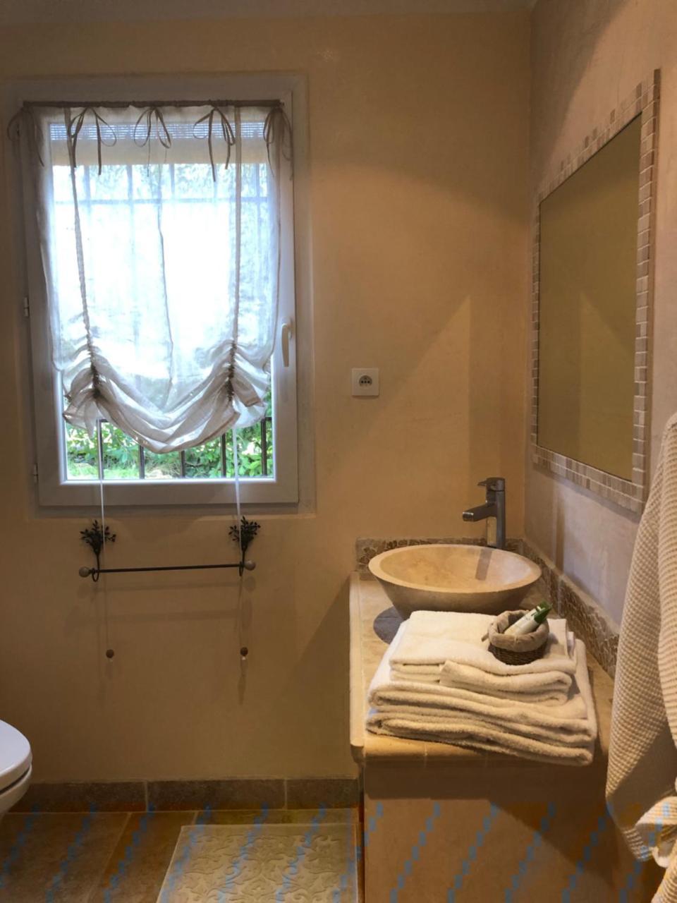 Mas De L'Olivette Bed & Breakfast โคทินยัค ภายนอก รูปภาพ